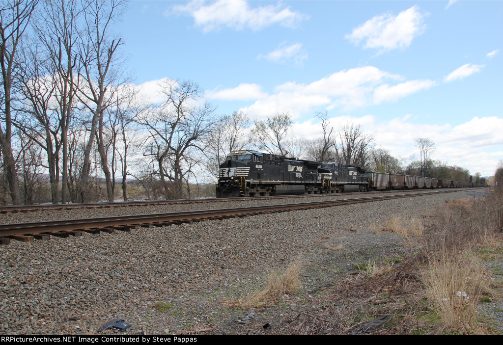 NS 4630 and 4804 on the point of train 597 with empty coal hoppers